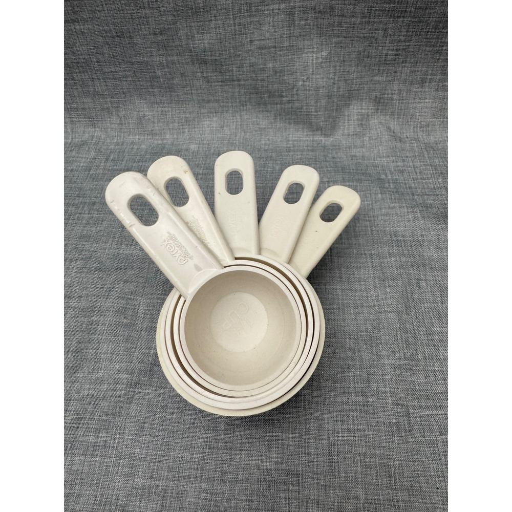 Vintage Pyrex Accessories Measuring Cups Almond Cream Plastic Set of 5 Partial